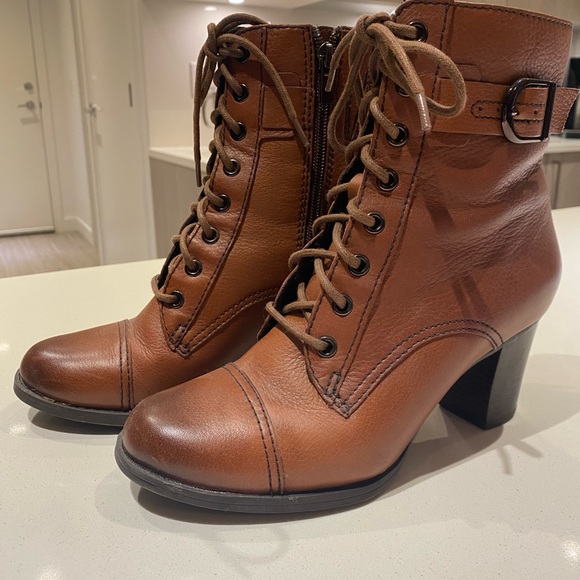 Clark lace up boots - Picture 1 of 3